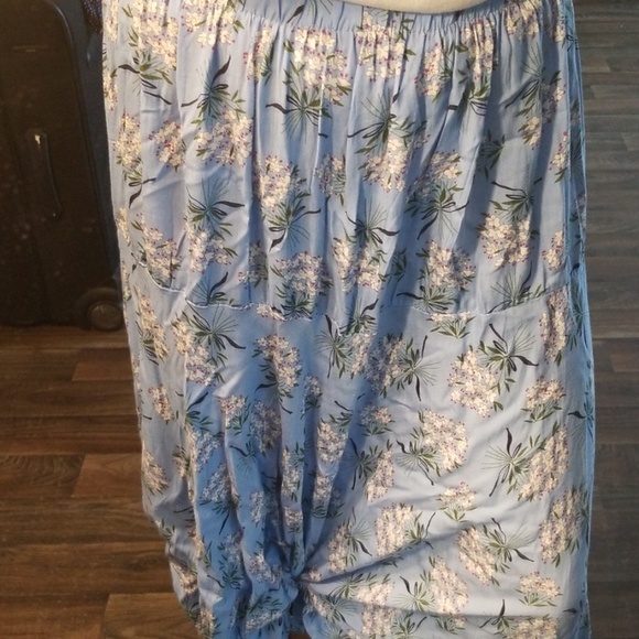 Floral maxi skirt - Picture 4 of 4
